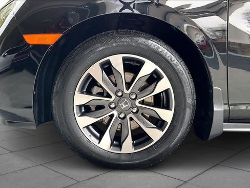 Certified 2024 Honda Odyssey EX-L image 10