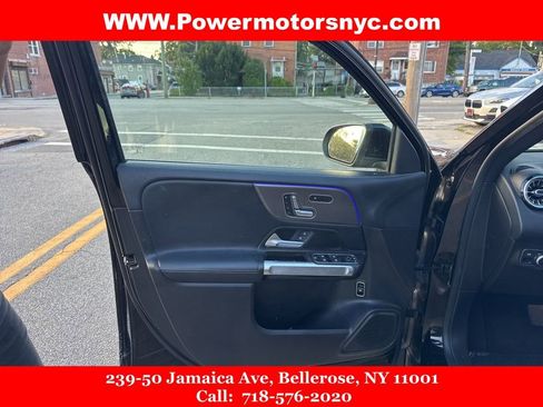 Used 2021 Mercedes-Benz GLB 250 4MATIC w/ Premium Package image 26