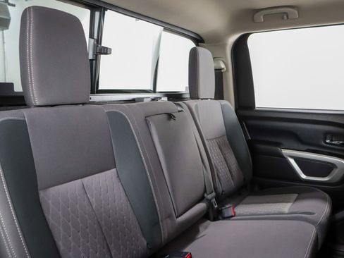 Used 2023 Nissan Titan SV image 29