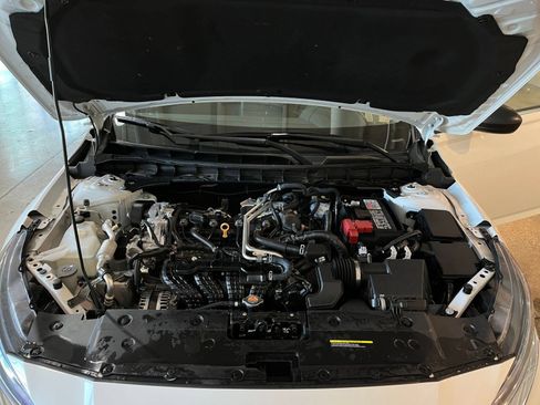 Used 2025 Nissan Altima 2.5 SV FWD image 27