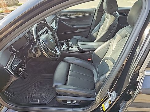 Used 2018 BMW 530i xDrive w/ Premium Package image 16