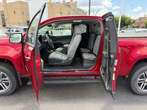 Used 2021 Chevrolet Colorado W/T w/ Custom Special Edition AWD/4WD image 19