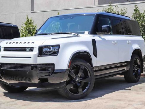 Used 2025 Land Rover Defender 130 X-Dynamic SE AWD/4WD image 1