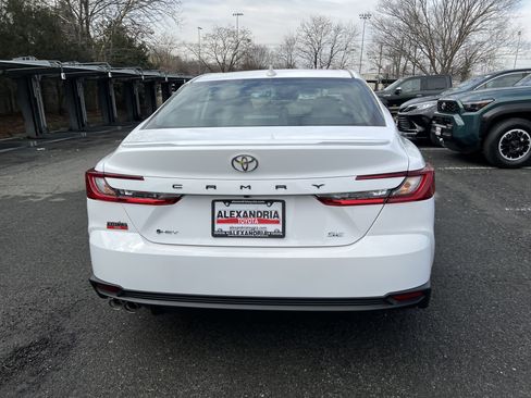 New 2026 Toyota Camry SE image 5