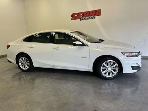 Used 2025 Chevrolet Malibu LT FWD image 2