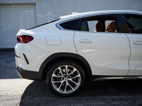 Used 2023 BMW X6 xDrive40i image 15