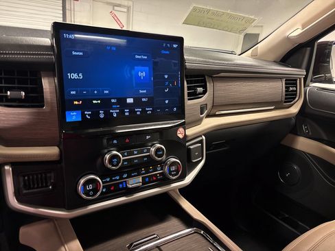 Used 2024 Ford Expedition Max Limited RWD image 35