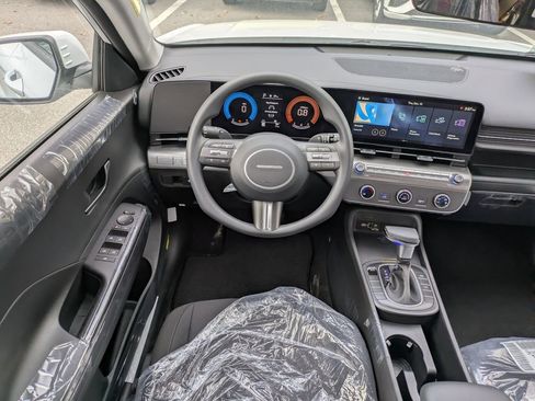 New 2026 Hyundai Kona SE FWD image 19