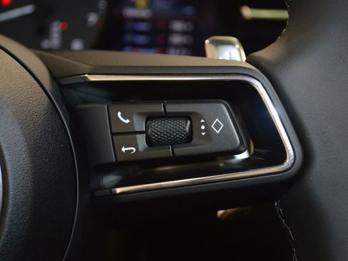 New 2026 Porsche Macan image 22