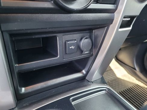 Used 2022 Toyota 4Runner SR5 Premium w/ Moonroof Package RWD image 15