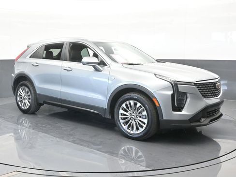 Used 2024 Cadillac XT4 Premium Luxury image 8