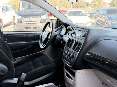 Used 2016 Dodge Grand Caravan SE w/ Quick Order Package 29E SE image 25