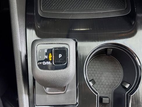 Used 2022 Nissan Rogue SV w/ SV Premium Package image 15