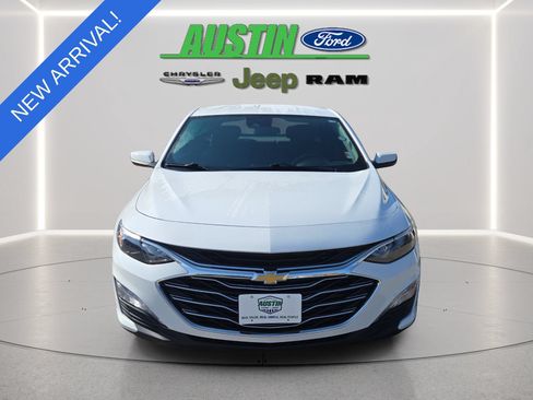 Used 2024 Chevrolet Malibu LT FWD image 2