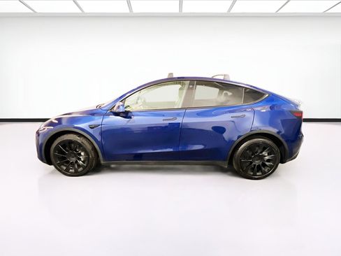 Used 2022 Tesla Model Y Long Range AWD/4WD image 23