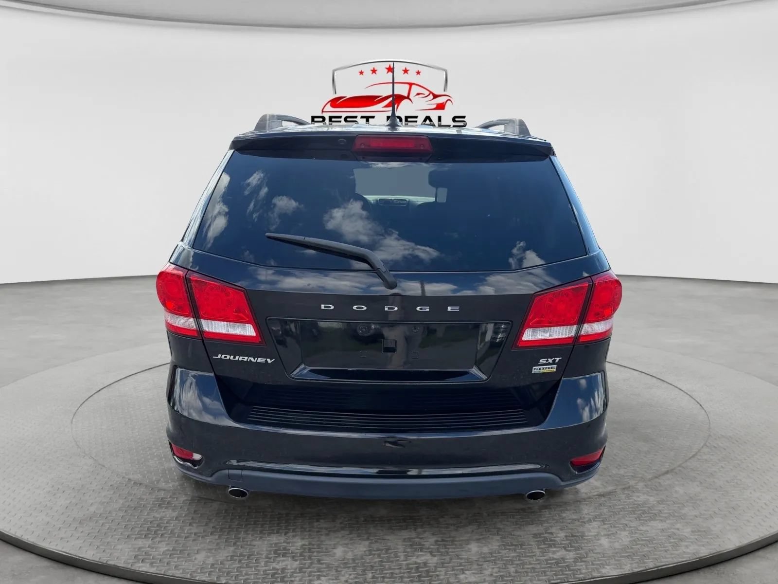 Used 2017 Dodge Journey SXT w/ Comfort/Convenience Group FWD image 4