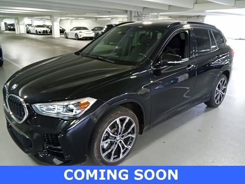 Used 2021 BMW X1 sDrive28i w/ M Sport Package image 2