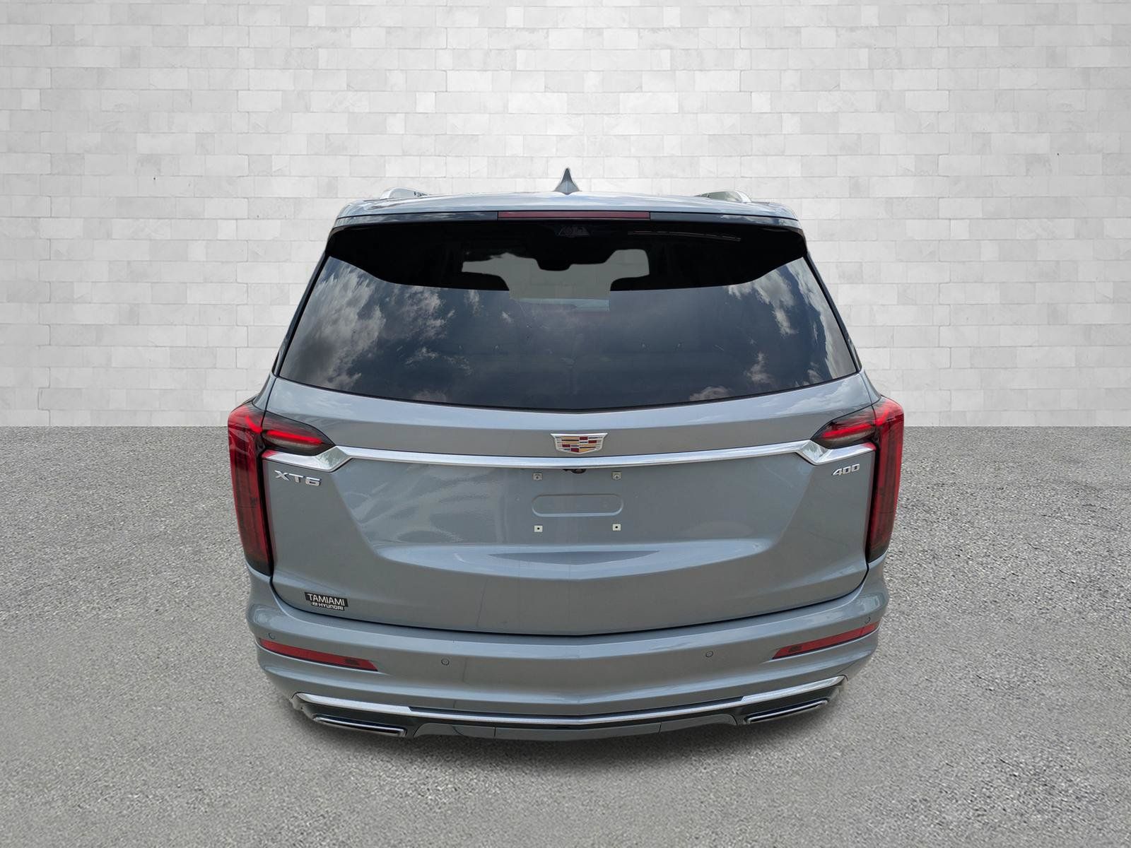 Used 2023 Cadillac XT6 Premium Luxury w/ Technology Package FWD image 3