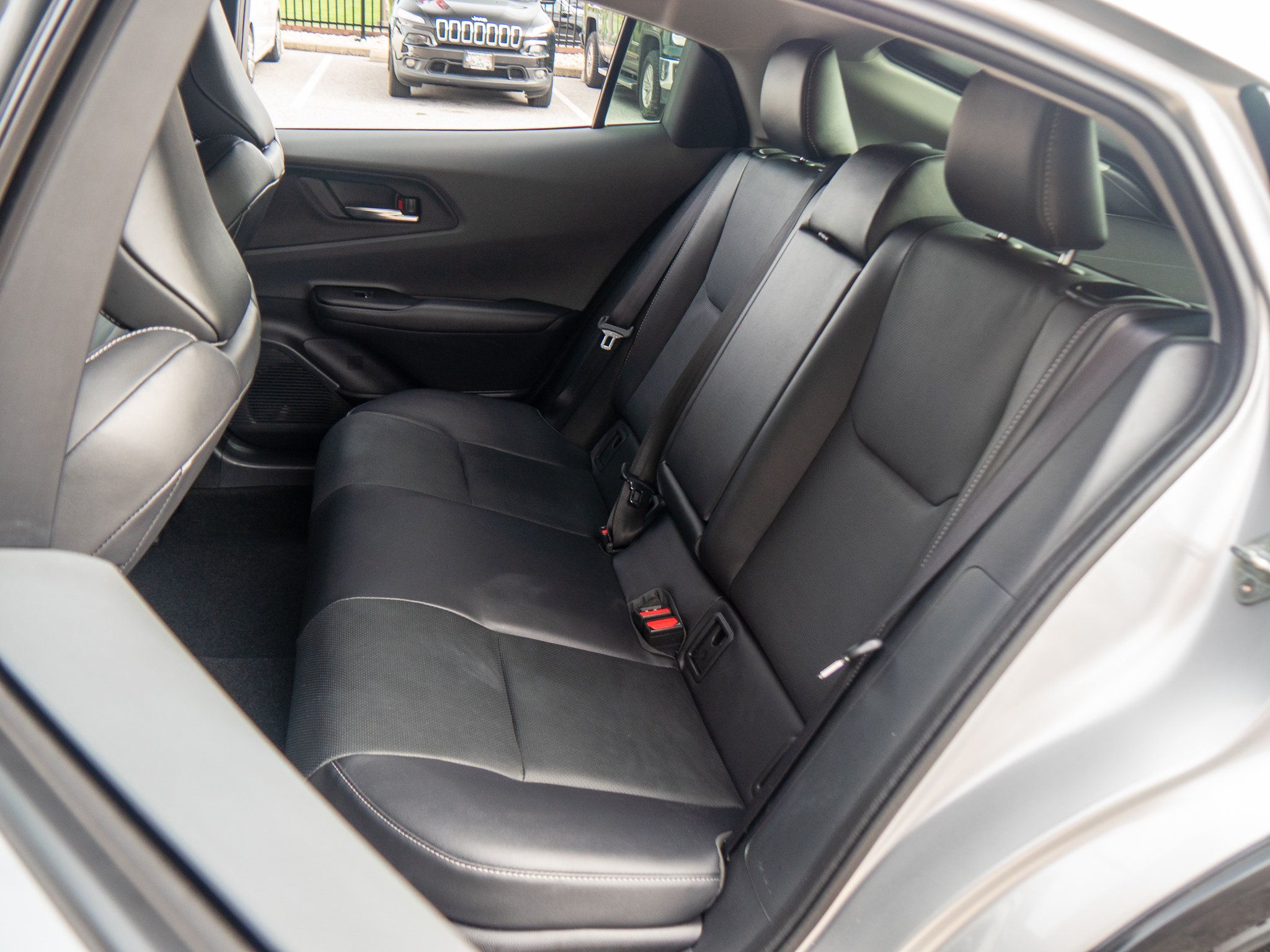 Used 2024 Toyota Prius XLE AWD/4WD image 18