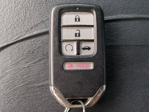 Used 2018 Honda Accord Touring image 31