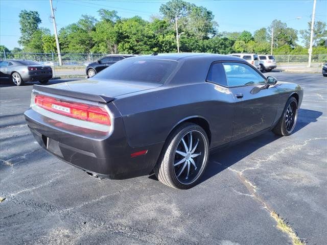 Used 2014 Dodge Challenger SXT w/ Super Sport Group (SS/T) RWD image 4