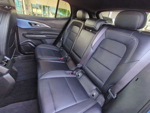 Used 2025 Chevrolet Equinox EV LT w/ Convenience Package image 24