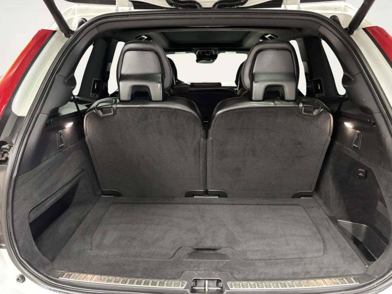 Used 2018 Volvo XC90 T6 R-Design w/ Convenience Package AWD/4WD image 15