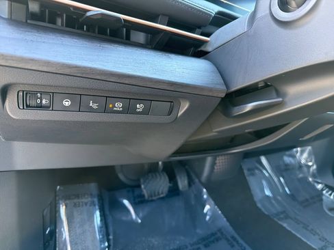 Certified 2024 Nissan Ariya AWD image 19