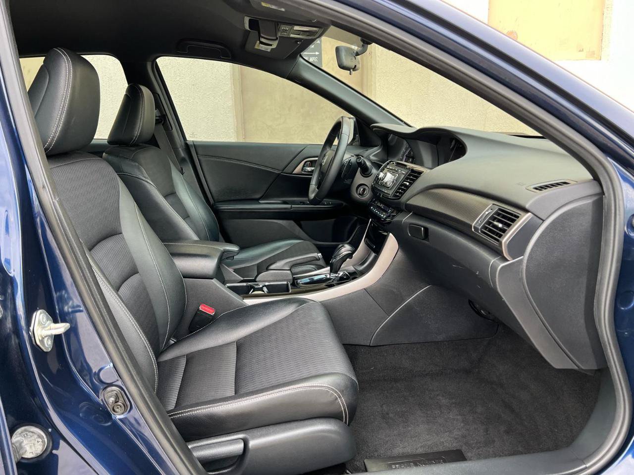 Used 2013 INFINITI G37 x Sedan w/ Premium Pkg AWD/4WD image 20