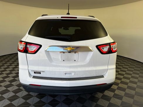 Used 2017 Chevrolet Traverse LS FWD image 6