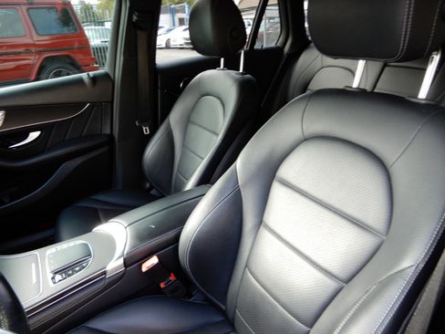 Used 2021 Mercedes-Benz GLC 300 4MATIC image 14