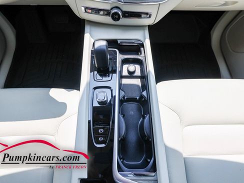 Used 2023 Volvo XC60 B5 Plus w/ Climate Package AWD/4WD image 32