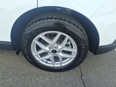 Used 2024 Ford Edge SEL w/ Convenience Package image 8