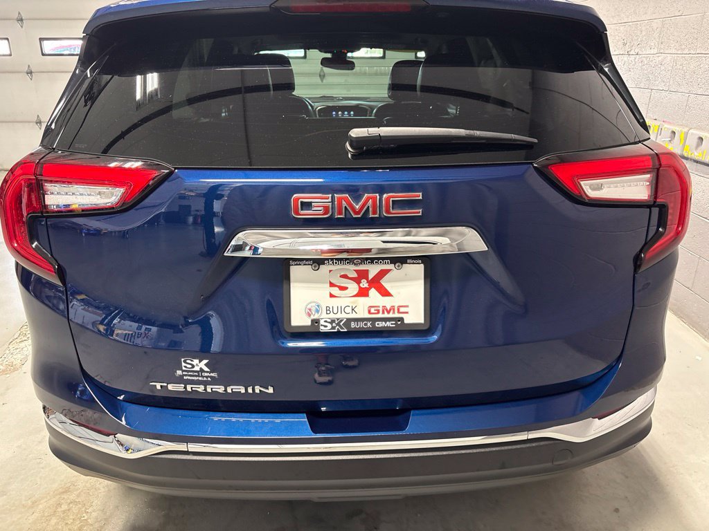 Used 2022 GMC Terrain SLT w/ LPO, Floor Liner Package FWD image 20