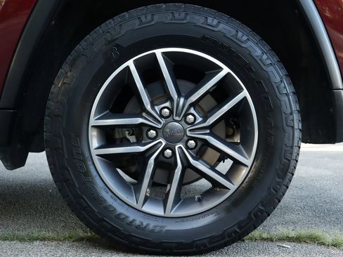 Used 2020 Jeep Grand Cherokee Limited w/ Premium Lighting Group image 42