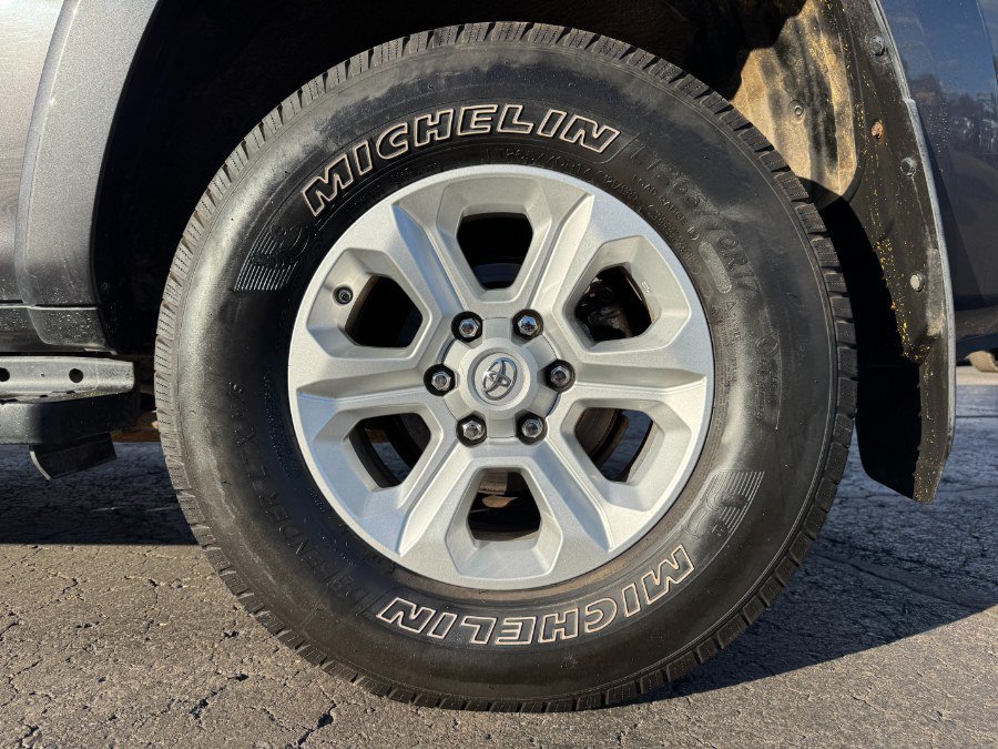 Used 2015 Toyota 4Runner 4WD image 13