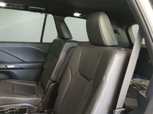 New 2026 Lexus TX 500h AWD w/ Technology Package image 17