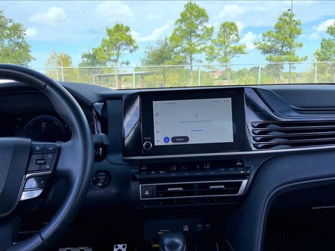 Used 2025 Toyota Camry SE FWD image 7