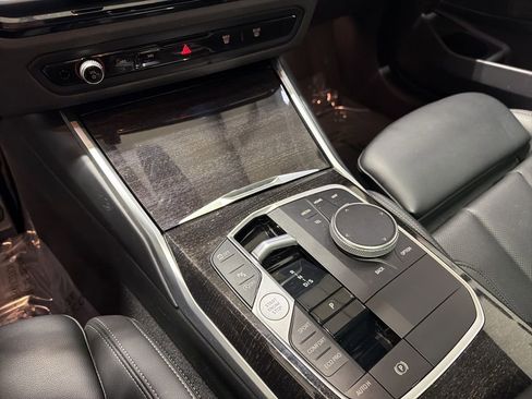 Used 2023 BMW 330i Sedan w/ M Sport Package image 18