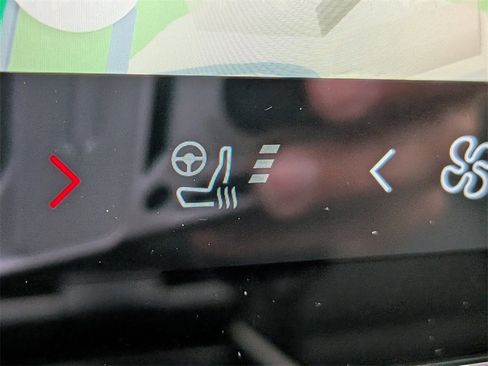 Used 2025 Lincoln Nautilus Premier image 25