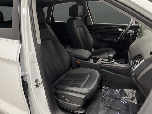 Used 2023 Audi Q5 2.0T Premium w/ Convenience Package image 29