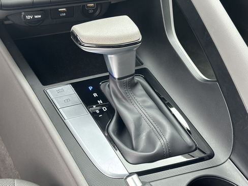 Used 2023 Hyundai Elantra SE image 36