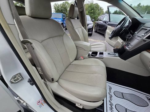 Used 2014 Subaru Outback 2.5i Limited w/ Moonroof Package AWD/4WD image 15