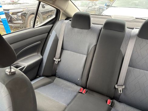 Used 2025 Nissan Versa SV image 39