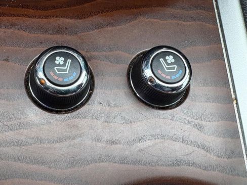 Used 2017 Nissan Pathfinder Platinum image 13