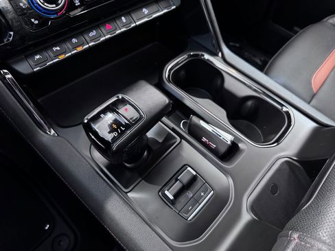 Certified 2024 GMC Sierra 1500 AT4 w/ AT4 Preferred Package AWD/4WD image 26