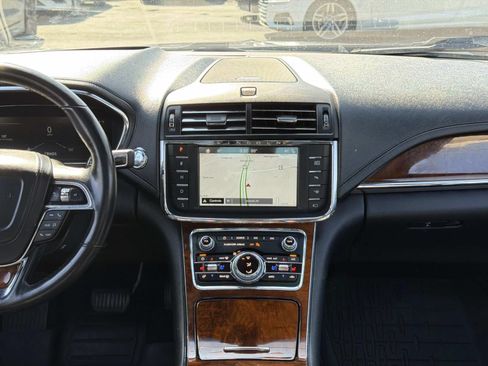 Used 2018 Lincoln Continental Reserve AWD/4WD image 23