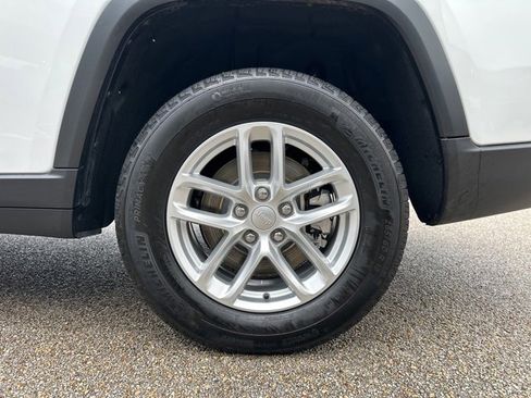 Certified 2024 Jeep Grand Cherokee L Laredo image 52