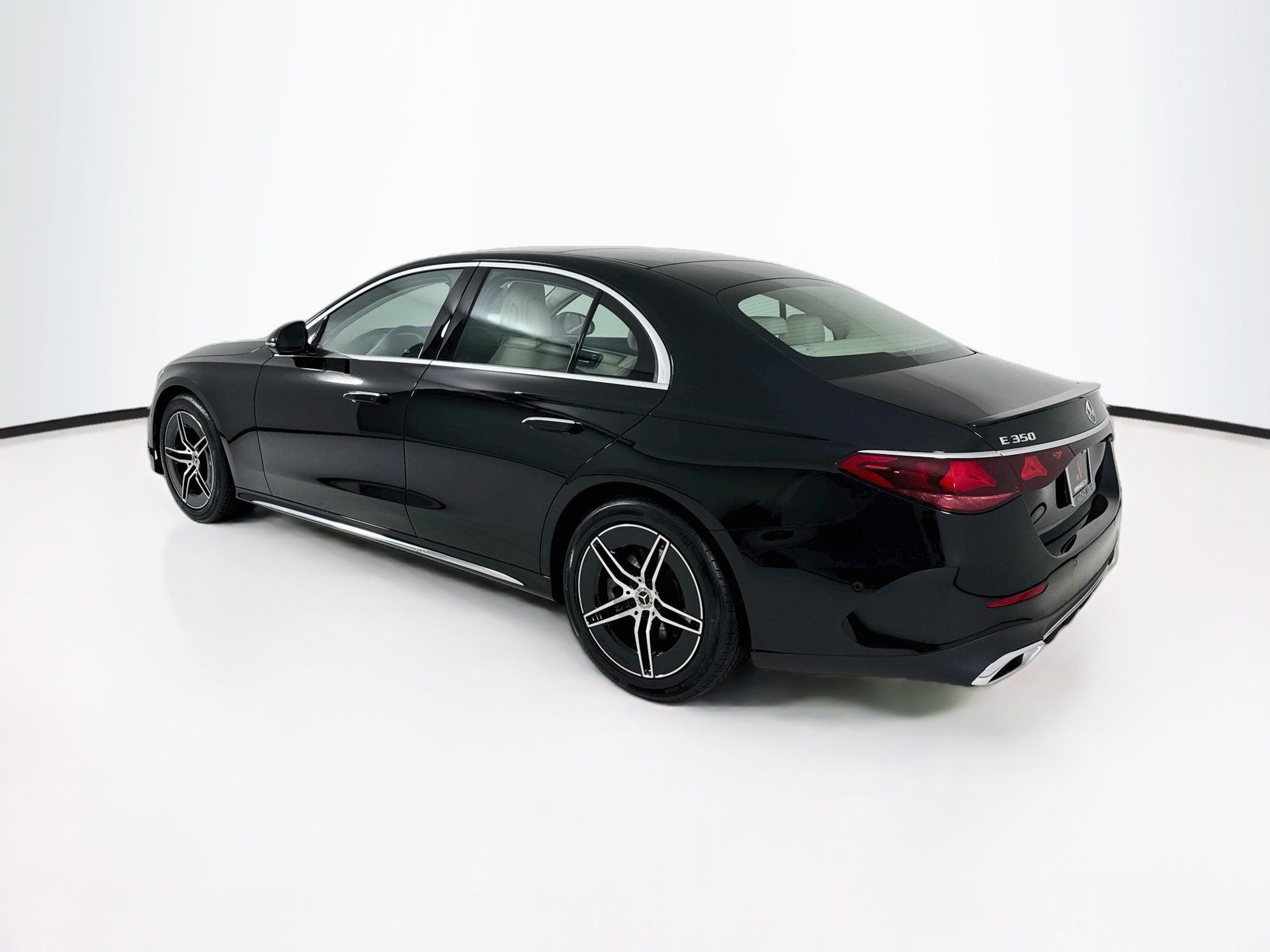 New 2027 Mercedes-Benz E 350 4MATIC Sedan image 6