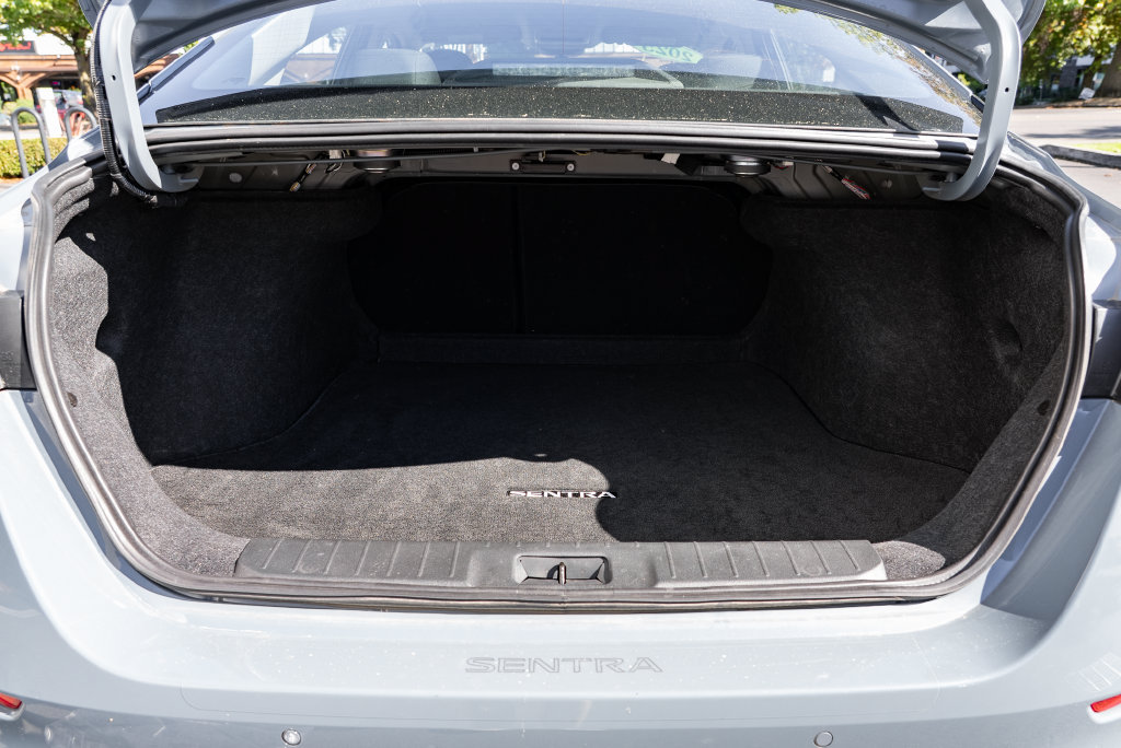 Certified 2025 Nissan Sentra SV w/ All-Weather Package FWD image 8